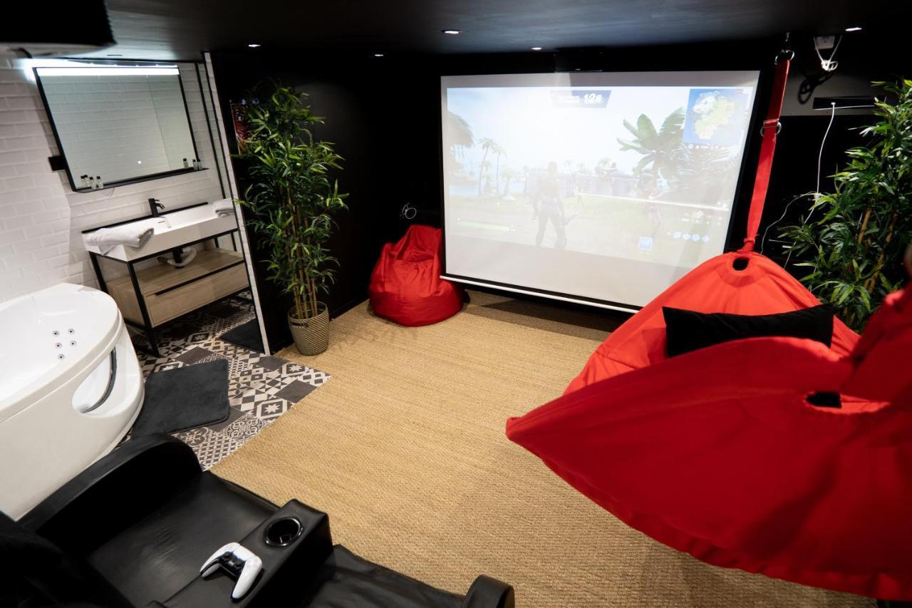 Appartement Capsule Movie Avec Balneo Cinema Playstation 5 *